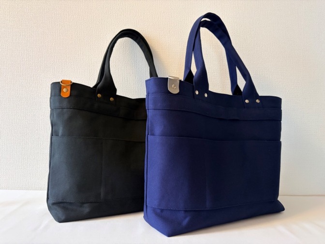 帆布トートバッグ　ビジネス用にも　A4サイズより大きい　大容量　紺色