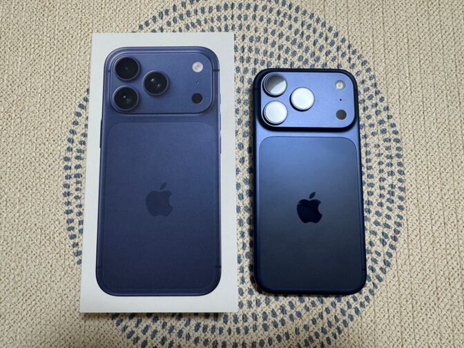 【使用1ヶ月未満】iPhone 17 pro バッテリー100% 256GB ディープブルー