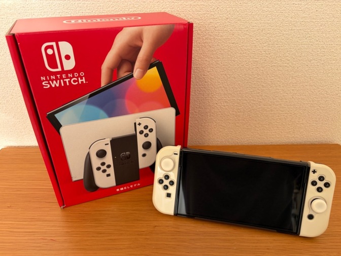 【🎮Nintendo Switch 有機 EL ホワイト 本体】使用歴半年！保護パーツ付き！