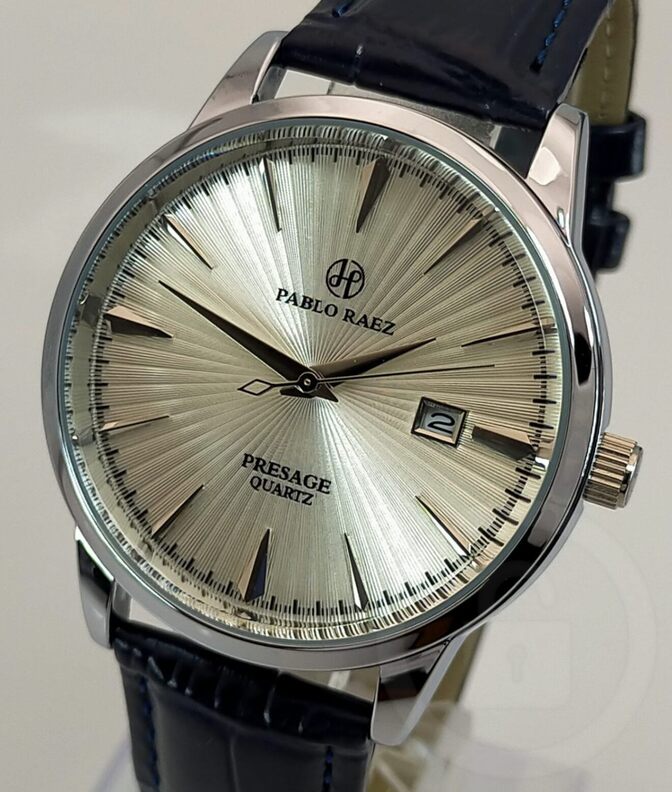 《圧倒的造形力》磨き抜かれた脚線美文字盤【クォーツにして滑らかな運針/新品】ロイヤルブルーレザー