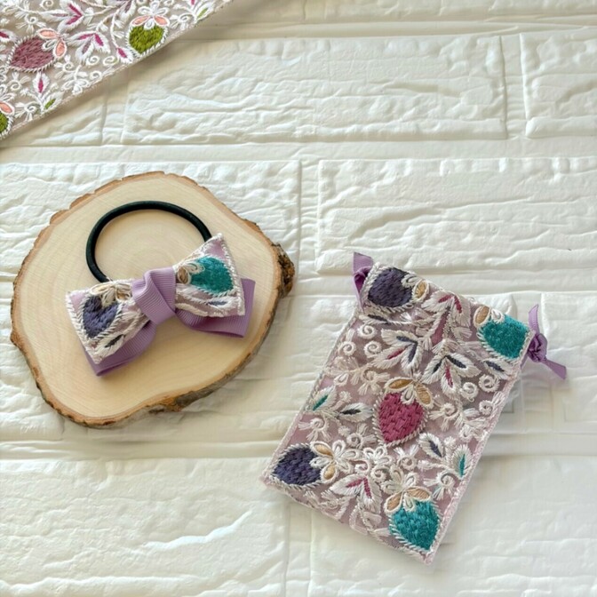インド刺繍リボン🎀ヘアゴム＆巾着　ライラック　パープル