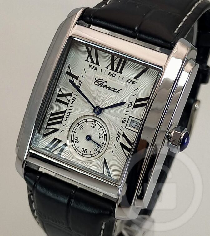 進行するレクタングルのドレス化【立体造形×極太フレーム/新品】スモセコ パールホワイト文字盤/黒革