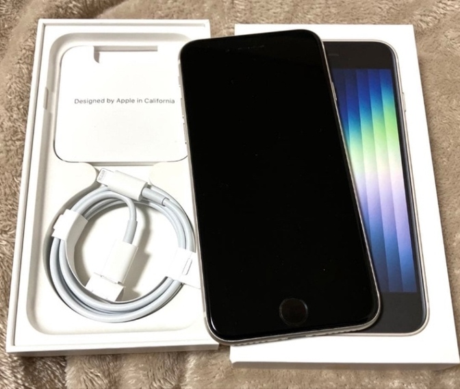 【超美品】iPhone SE 第3世代 64 GB スターライトSIMフリー箱付　バッテリー100%