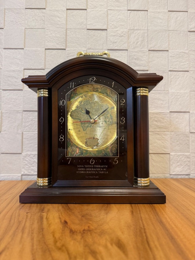 アンティーク時計 鍵付き収納一体型｜世界地図デザイン｜動作不可・インテリア用