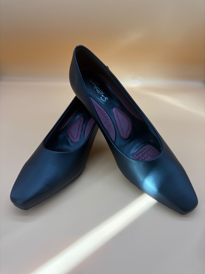 【新品未使用】RAKUNA 整体パンプス かかと調整シート付 ブラックフォーマル 25.5cm