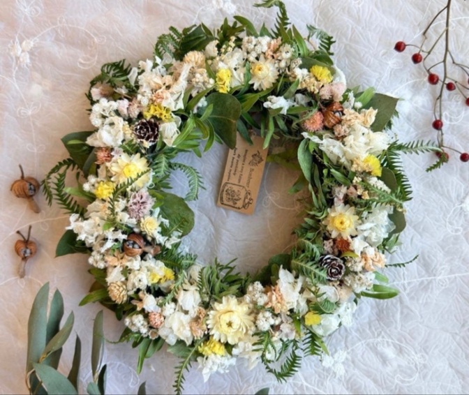 やさしい時間を纏う ボタニカル・ドライフラワーリース（ナチュラルホワイト）