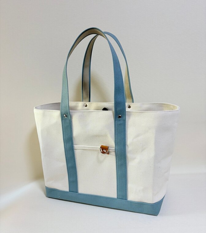 カジュアルトートバッグ
厚手の８号帆布使用
肩掛けもできるので通勤・通学・お稽古バッグとしても👍