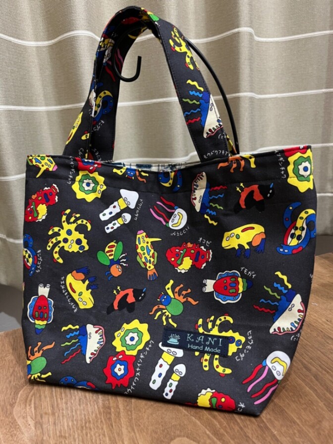 【ハンドメイド】トートバック（ふしぎな生き物）　犬のお散歩、お買い物用