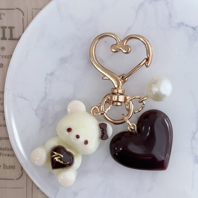 ハンドメイド レジンキーホルダー チョコくま