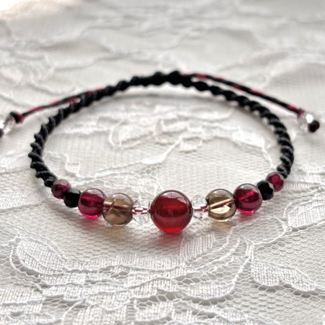 【ハンドメイド】ガーネットとスモーキークォーツの天然石 マクラメ編み ブレスレット