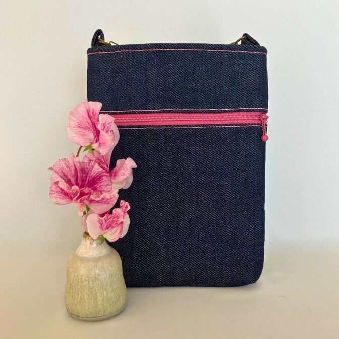 【ハガキサイズ名札ケース　デニム/ピンク】子供会員様特典あり！普段使いもできるショルダータイプ