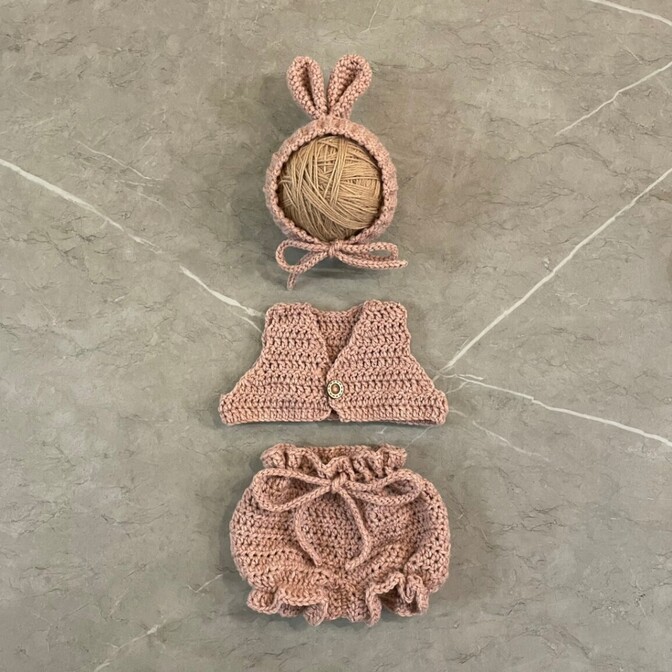 【ニューボーンフォト】手編み うさぎコスチューム3点セット（ピンク）／ ベビー衣装 出産祝い