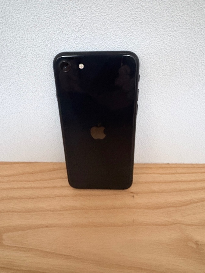 【美品】iPhone se 第3世代　ブラック