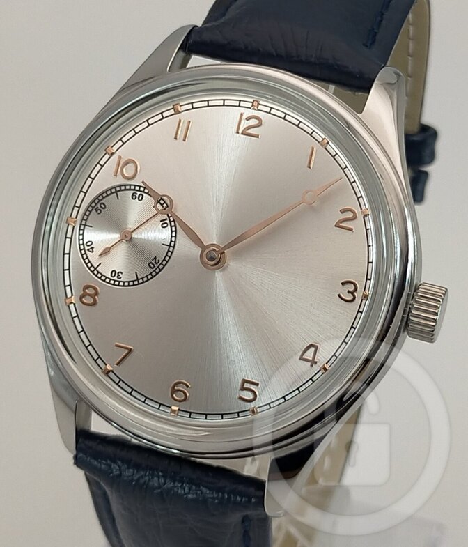 レトロ手巻き腕時計にロイヤルのオーストリッチ柄バンドがマッチ【シーガル搭載/新品】裏スケ スモセコ