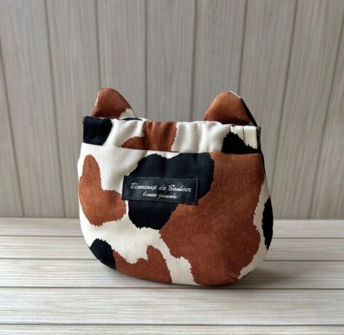 【ハンドメイド】猫バネポーチ　三毛猫柄　ベージュ　12cmバネ口金　