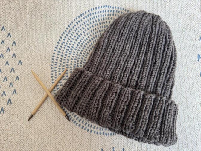 【スタート記念価格】シンプルなカカオブラウンの手編みリブニット帽　ハンドメイド　一点もの