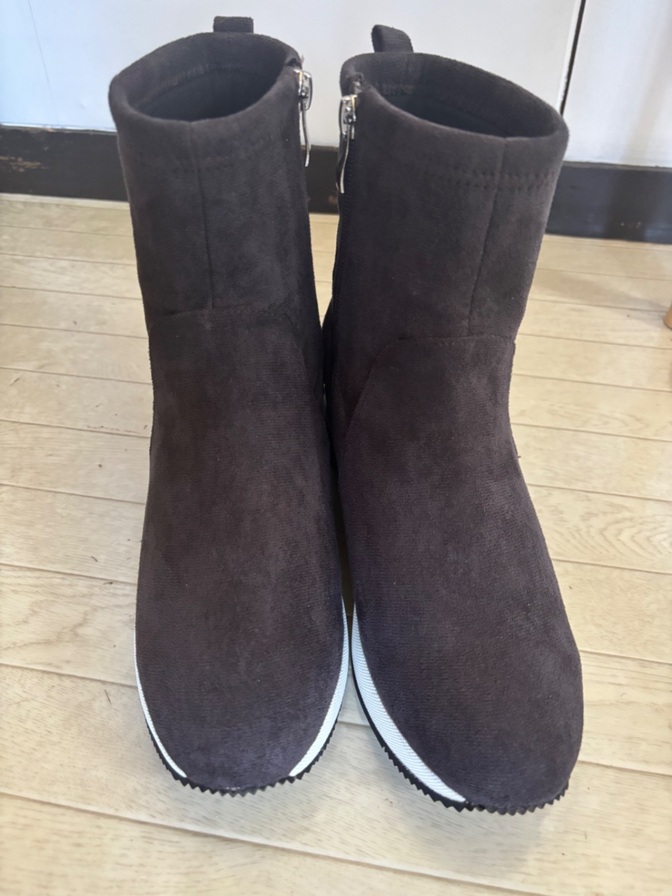 Fin(フィン)のストレッチスニーカーブーツ
