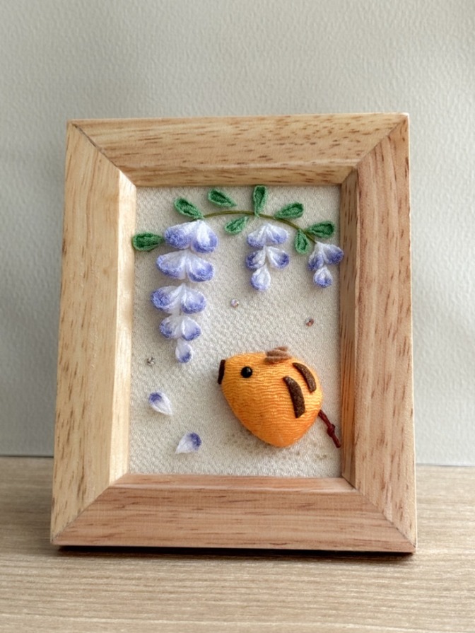 藤の花とウリ坊のちりめんフォトフレーム