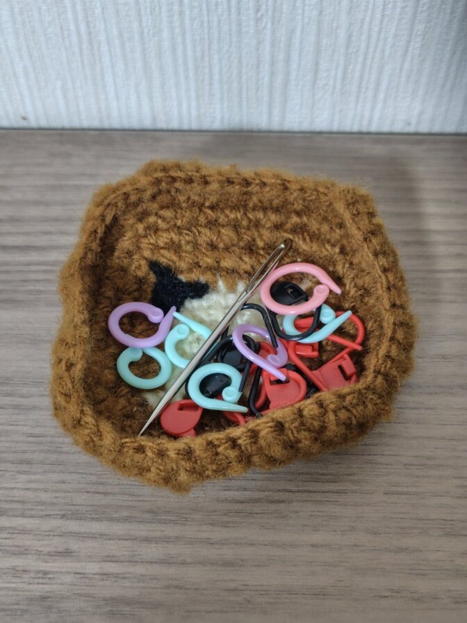 北海道産羊毛使用　羊の小物入れ