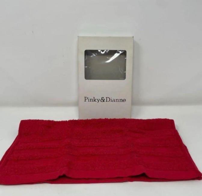 Pinky & Diane ハンドタオル レッド 未使用　保管品