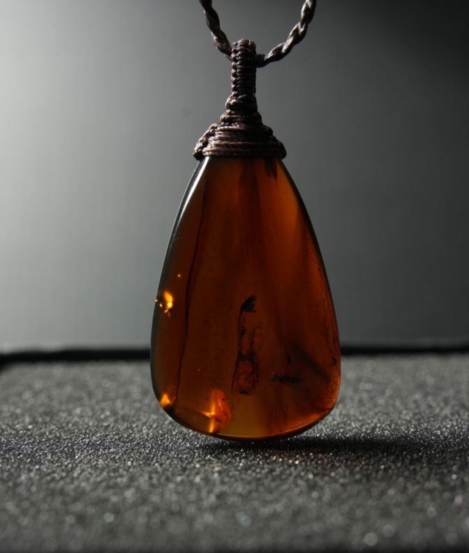 琥珀のアクセサリー