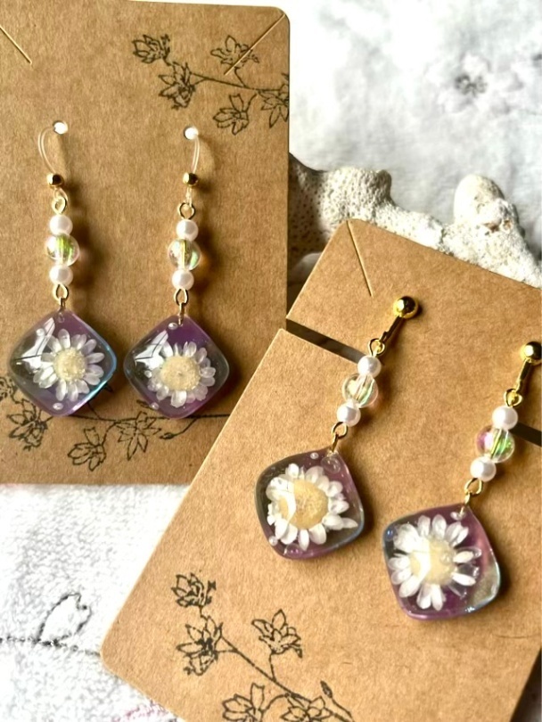 白いドライフラワーのピアス＆イヤリング【リベポ払い歓迎🎉】