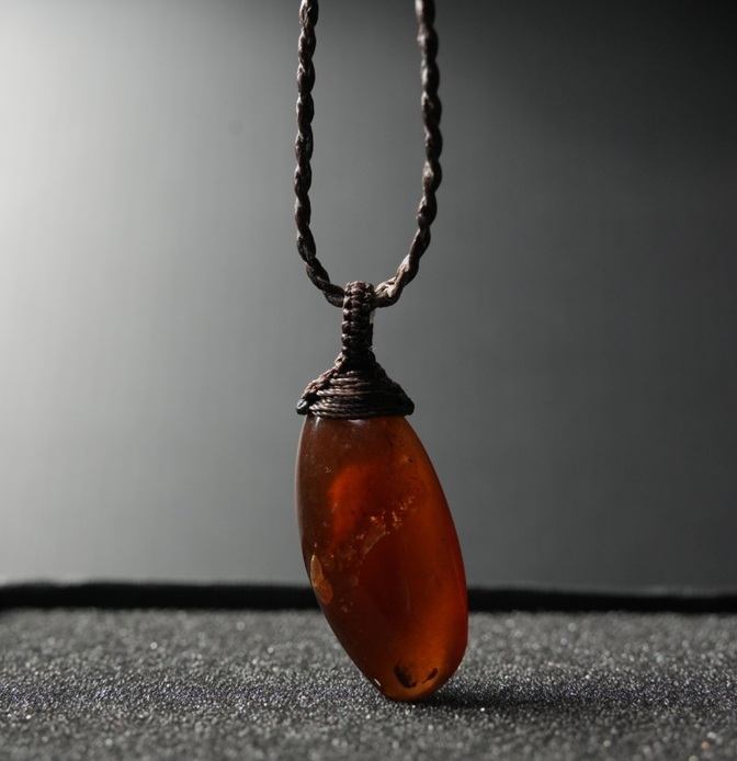琥珀のアクセサリー　小