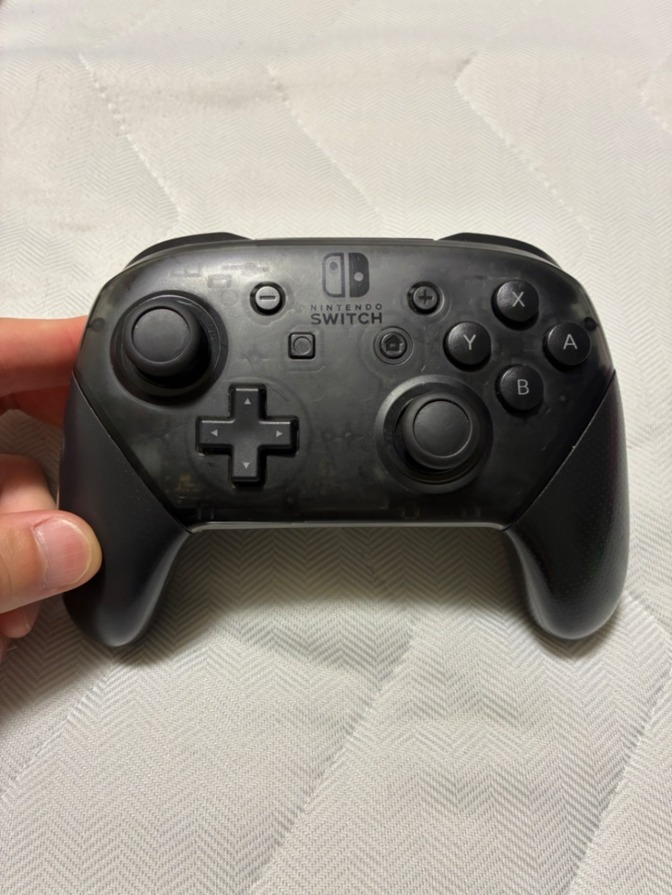 【両グリップにやや傷あり】ニンテンドースイッチ　プロコン