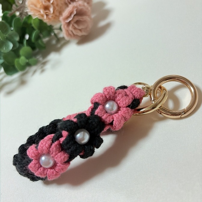 マクラメ　フラワーキーホルダー　バックチャーム