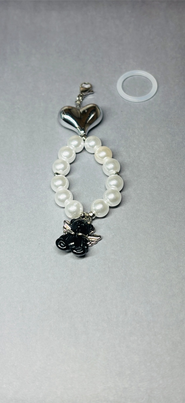 【ハンドメイド】パール×ブラックエンジェル  めじるしアクセサリー キーホルダー