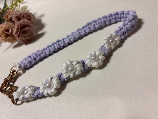 お花マクラメハンドストラップ🌸

