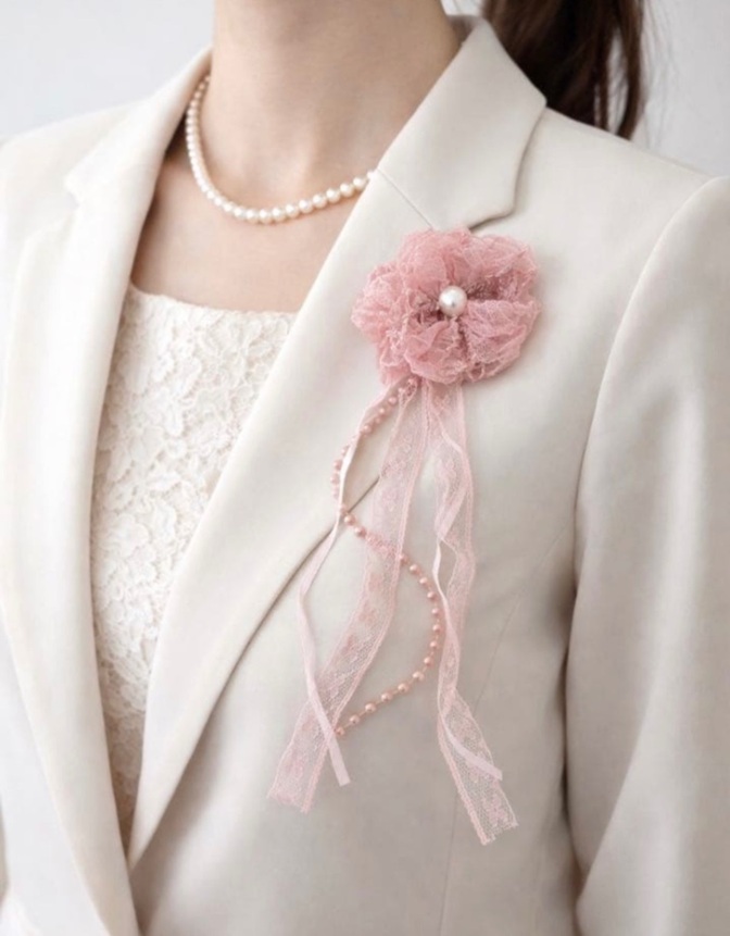 未使用 フラワー ブローチ ピンク レース パール ビーズ リボン 立体 花　コサージュ