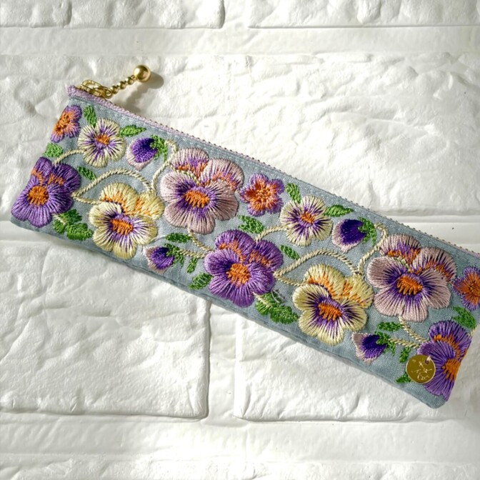 インド刺繍リボン🎀16cmファスナーポーチ25
