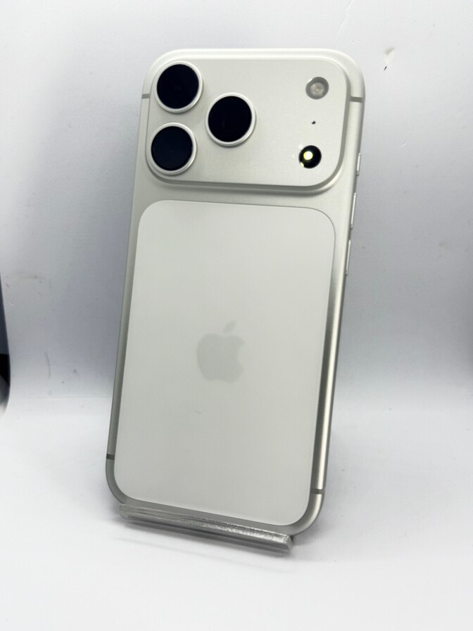 【充電回数０回/BT100%】iPhone 17 pro 256GB シルバー SIMフリー