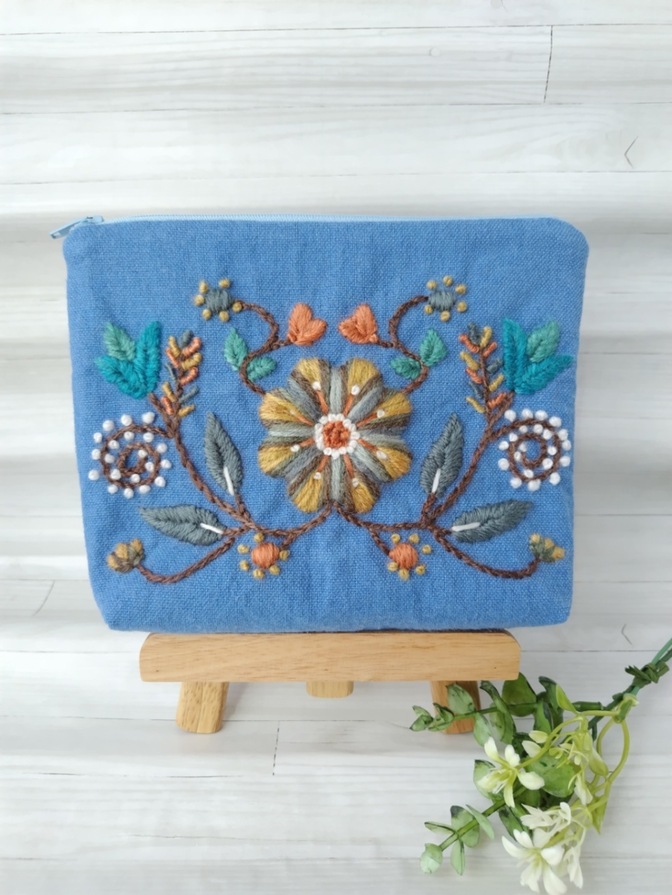 アヤクーチョ刺繍風 花の手刺繍ポーチ｜母子手帳ケース（A6）通帳ポーチ