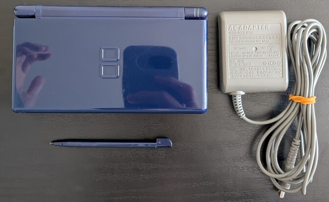 【液晶美品】ニンテンドーDS Lite エナメルネイビー