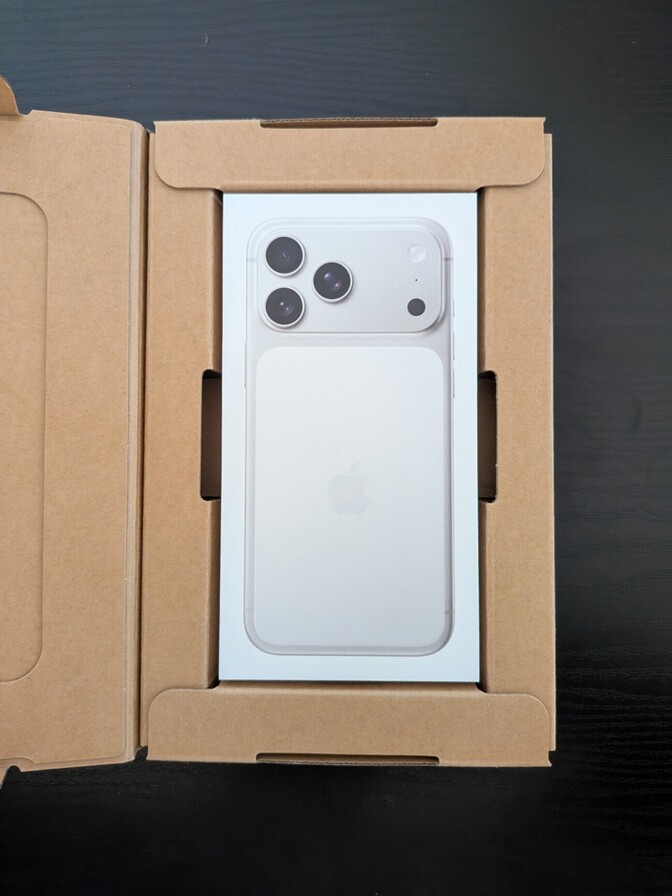 【新品未開封】iPhone 17 Pro Max 256GB シルバー