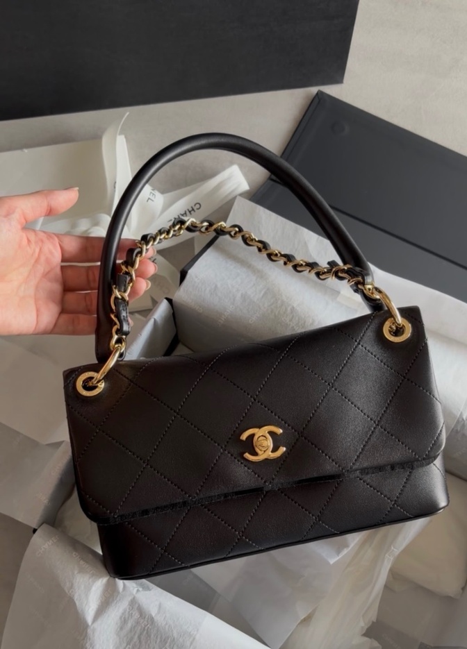 新品✨CHANEL2026P フラップバッグ ラムスキン ブラック ゴールド金具