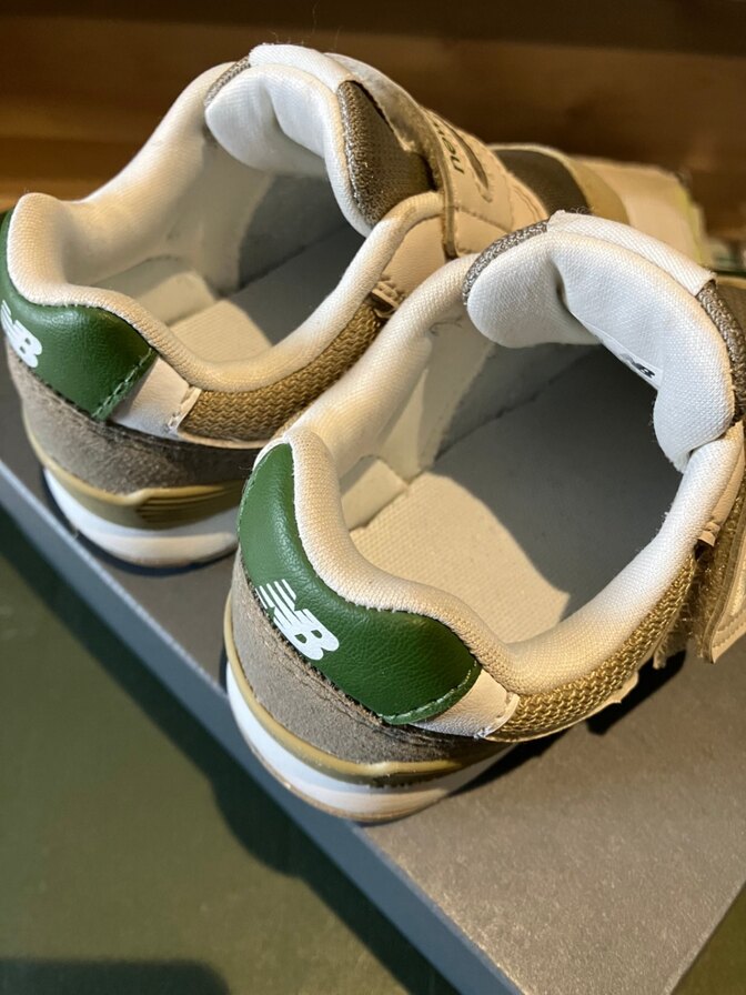 New Balance 996 キッズスニーカー 14cm ベージュ/グリーン　箱あり