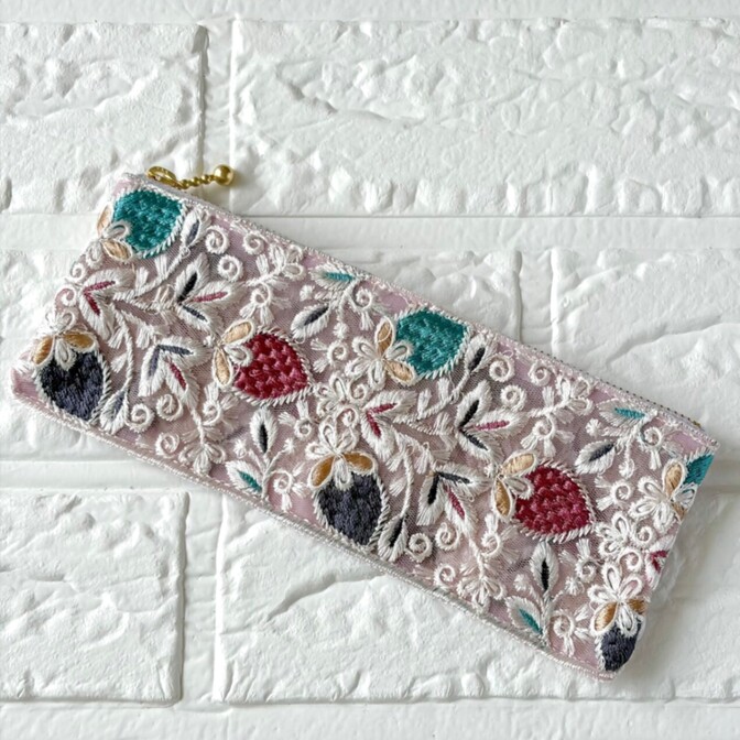 インド刺繍リボン🎀苺ペンケース🍓パープル
