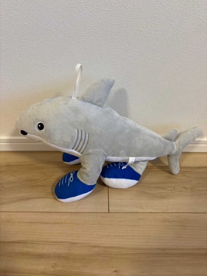 【美品】トララレロトラララ サメ ぬいぐるみ スニーカー付き イタリアンブレインロット🦈✨