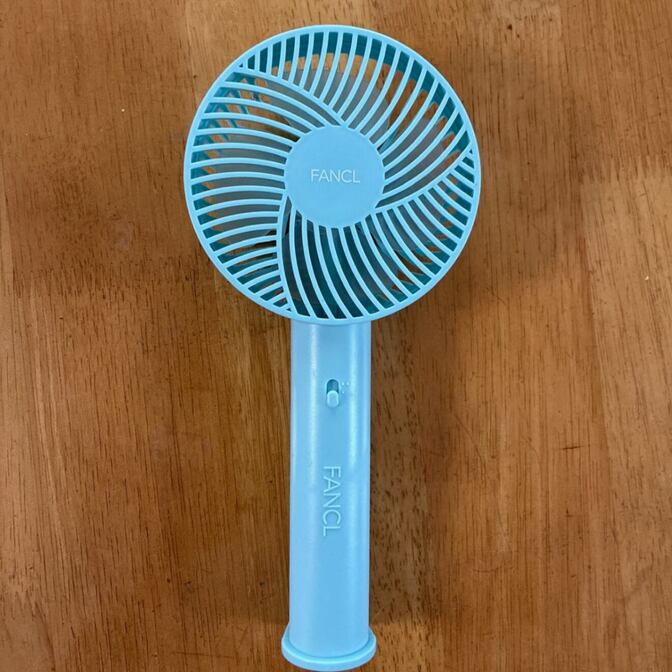 【FANCLハンディファン 水色 】電池式 ポータブル扇風機