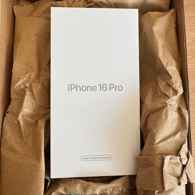 iPhone 16 Pro 256GB ブラックチタニウム Apple認定整備品 新品・SIMフリー