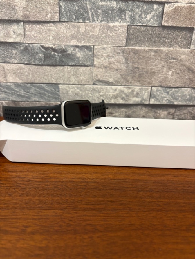 Apple Watch SE（第1世代）GPS 40mm スペースグレイ
