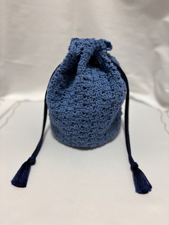【ハンドメイド】手編みのラメ入り巾着バッグ