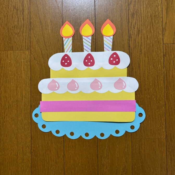お誕生日や、記念日、アニバーサリーの時の飾り付けに🎂✨　壁面飾り【2段ケーキ】