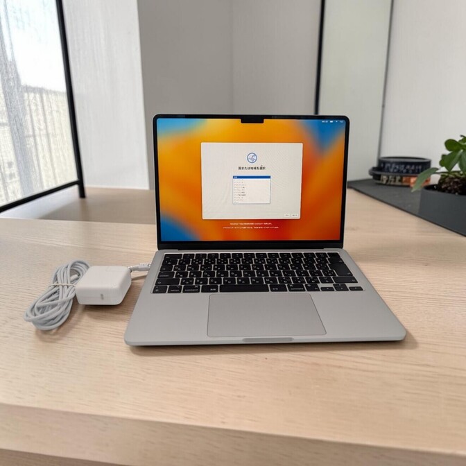 MacBook Air M2 13インチ 8GB / 256GB 充放電13回 純正充電器付