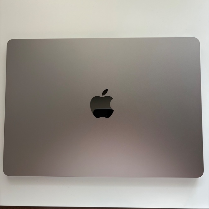 美品【BT最大容量96％】M2 MacBook Air ｜スペースグレイ｜純正充電器・ケーブルあり