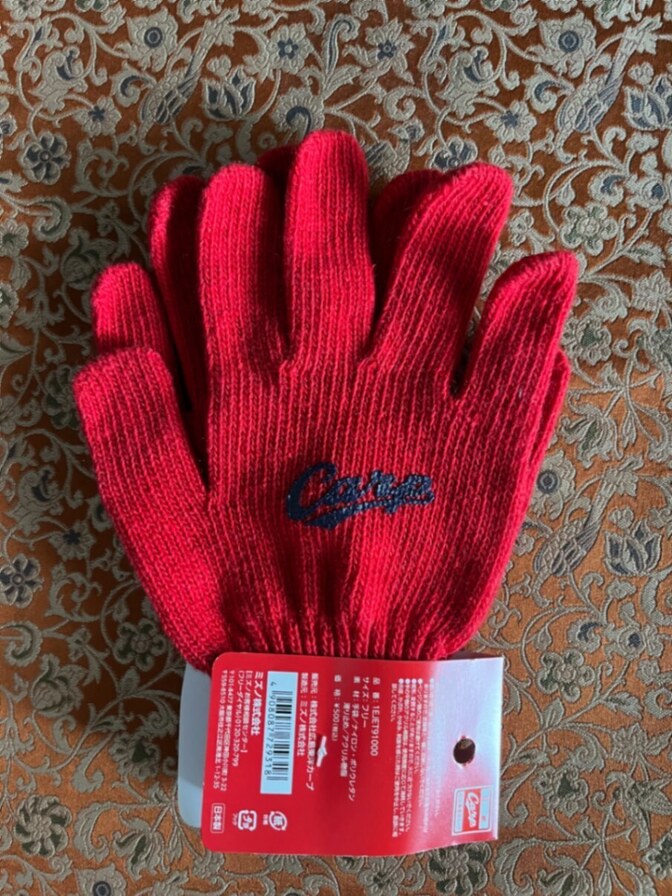 【赤軍手(CARP)❣️広島カープ⚾️】
広島東洋カープのオフィシャル応援グッズ❗️真っ赤な軍手😆