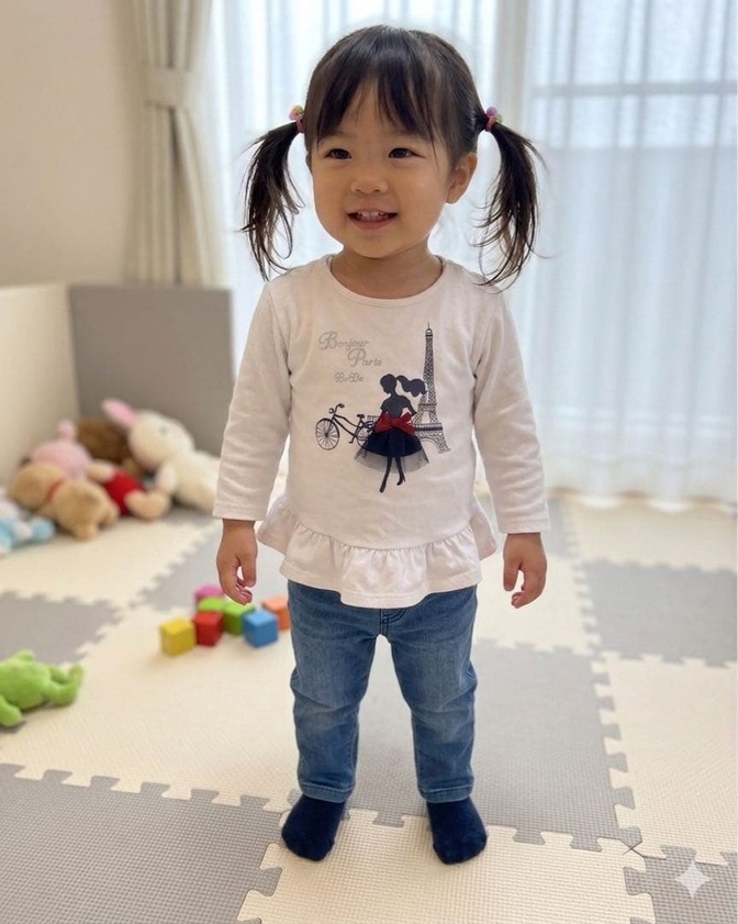BeBe ベベ 長袖トップス 90 ホワイト パリ フリル 女の子